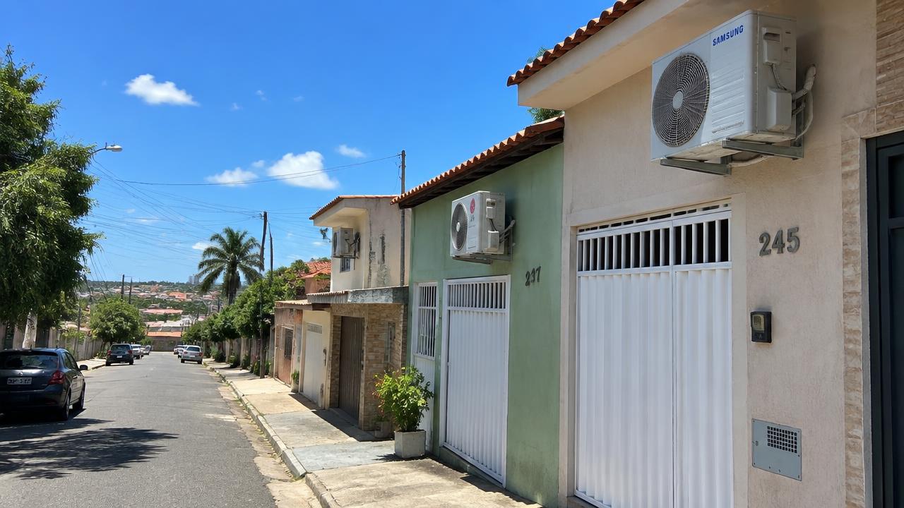 Dia quente de verão com ar-condicionado em funcionamento